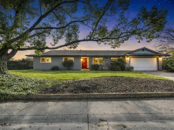 9012 Plaza Park Dr, Elk Grove, CA 95624