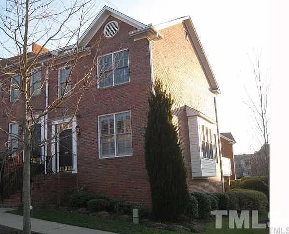 211 Brookgreen Dr — Photo 1
