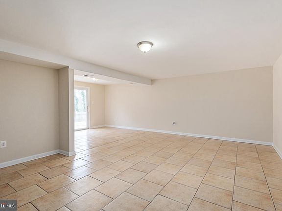5th image of 15101 Costa Dr