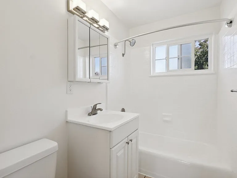 Lorenzo Commons — Photo 12