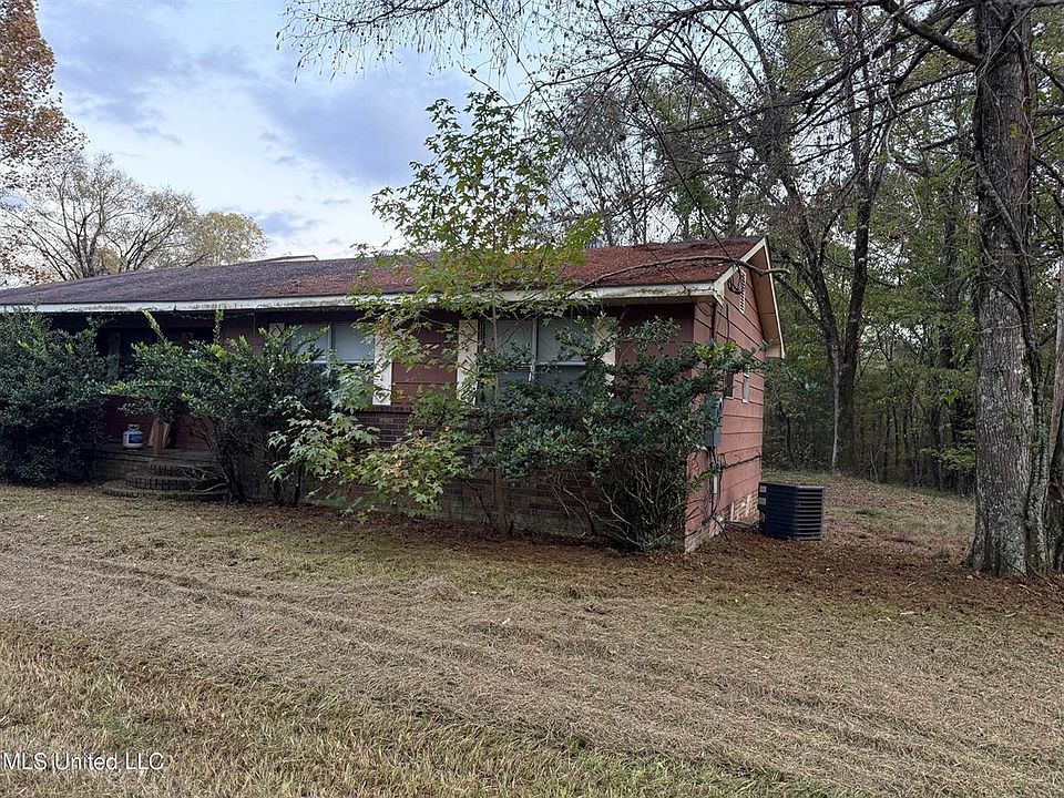 2nd image of 3351 Goat Hill Rd