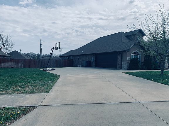 Side entry garage