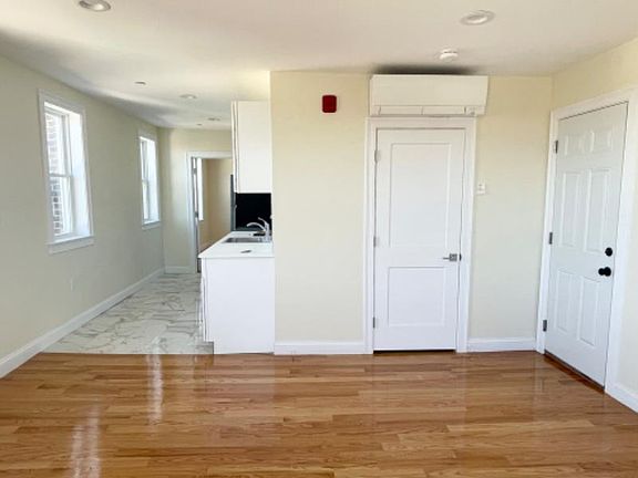 2nd image of 325 Newport Ave