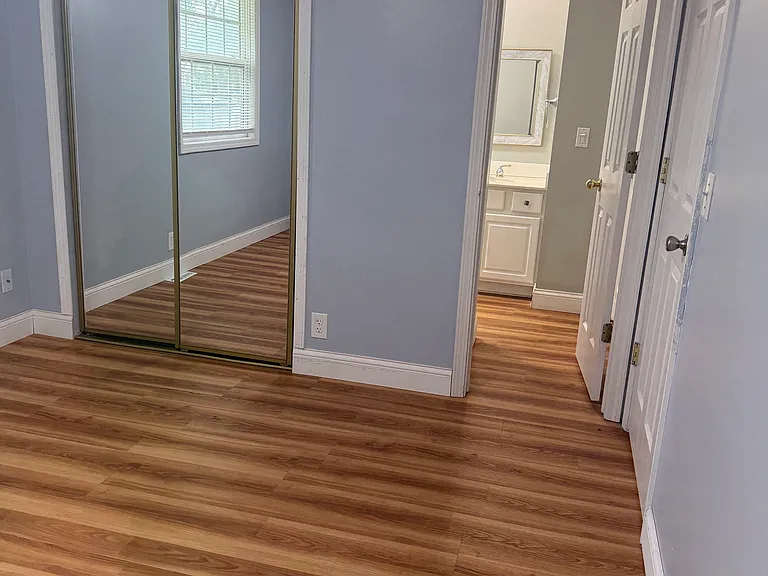 6730 S 142nd St — Photo 11