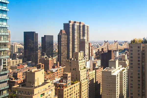 Rented by Compass | media 12