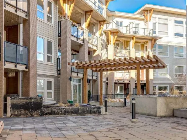 707 E 4th St NE #201, Calgary, AB T2E 3S7