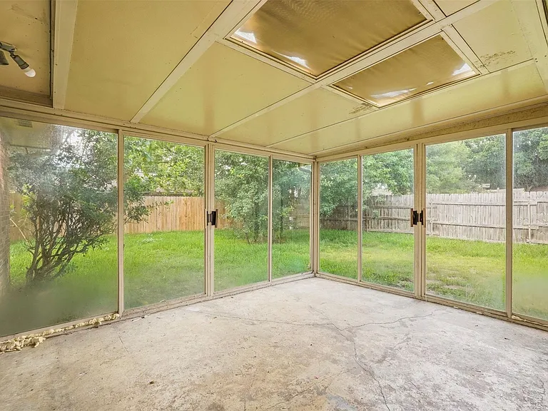 810 Sunnybrook Ln — Photo 25