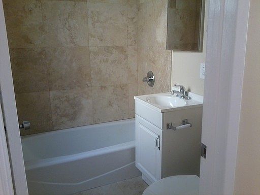 4th image of 12618 Lakewood Blvd APT 5