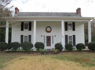 109 Lovers Ln, Mount Airy, NC 27030