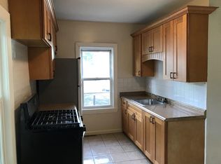 20 Riverside Ave, Lowell, MA 01850