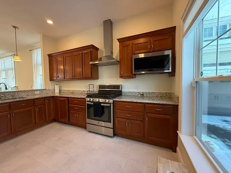 33 Boardwalk Dr #33 — Photo 6