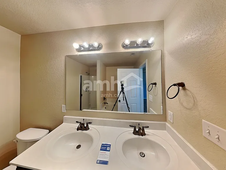 2967 Nicholas Cv — Photo 11