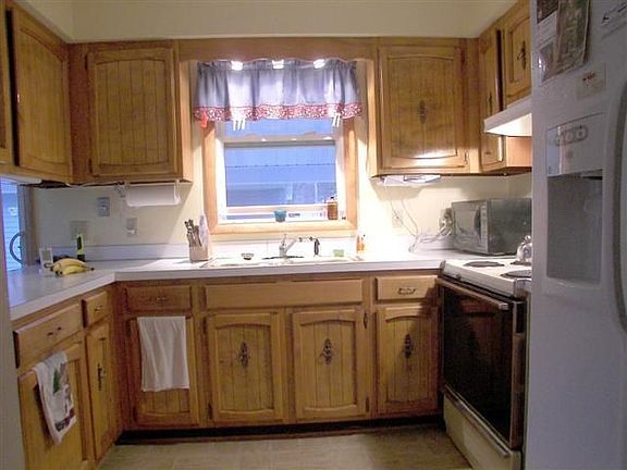 3rd image of 3082 N Kings Hwy