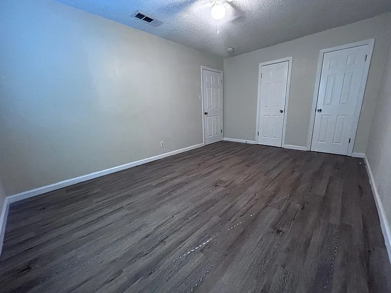 1610 Stewart St — Photo 6