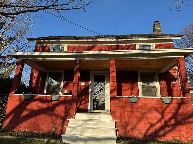 271 N Applegate Rd — Photo 3