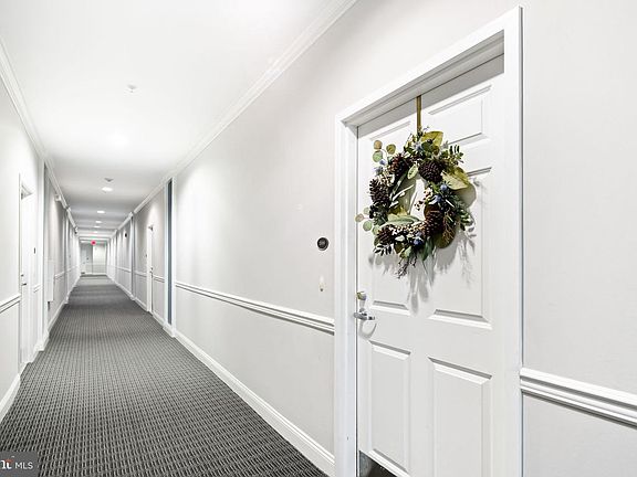4th image of 300 W Elm St Suite 2320
