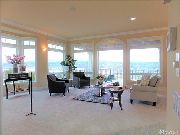 View view view from you living room with built in Elevator! 