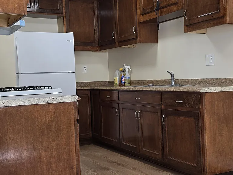 2752 Bancroft Dr — Photo 2