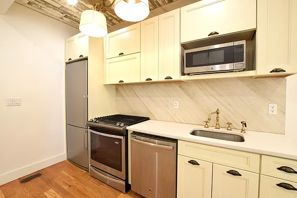 Rented by Goose Property Management LLC | media 24