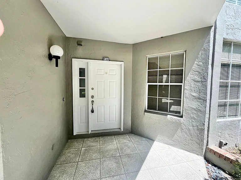 3970 Lancashire Ln — Photo 16