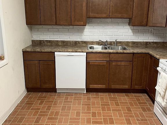 4th image of 29 Lamplighter Ln