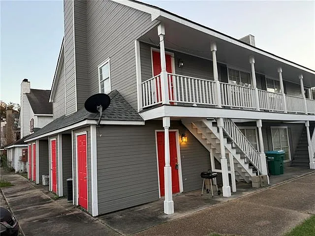 608 Rue St #B — Photo 2