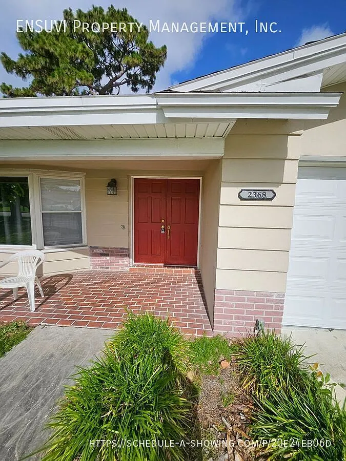 4 Bedroom 2.5 Bath Home — Photo 1