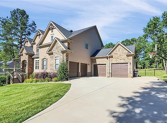 2nd image of 117 Leeward Shoals Ln