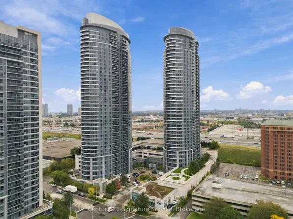 135 Village Green Sq #1822, Toronto, ON M1S 0G4