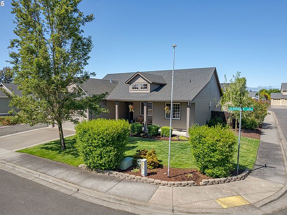 3rd image of 1281 Alderdale Dr