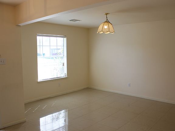 4th image of 10930 Malden Dr