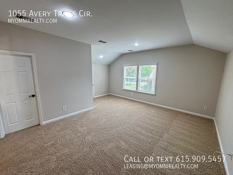 1055 Avery Trace Cir — Photo 34