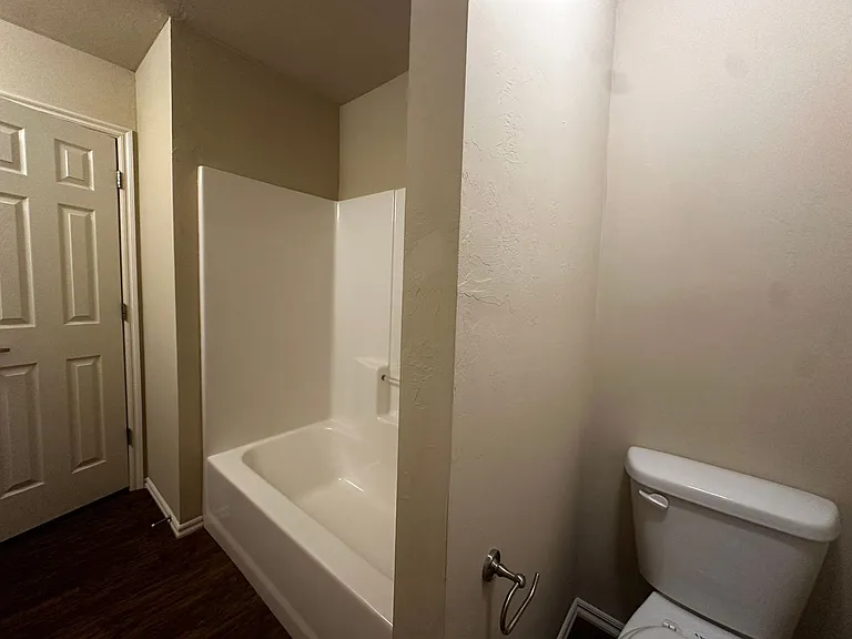 785 SW 13th St — Photo 12