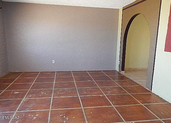 3rd image of 3331 W Calle Faisan