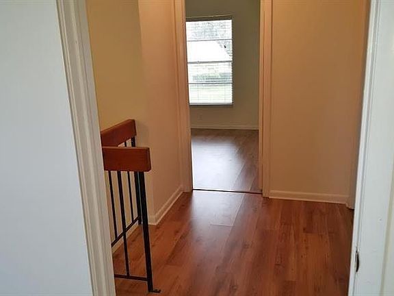 5th image of 14735 Pine Glen Cir