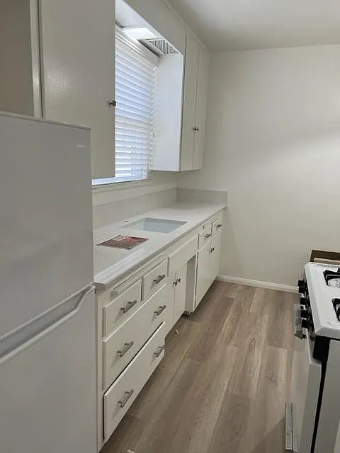 Studio, 600 sqft, $1,800 — Photo 3