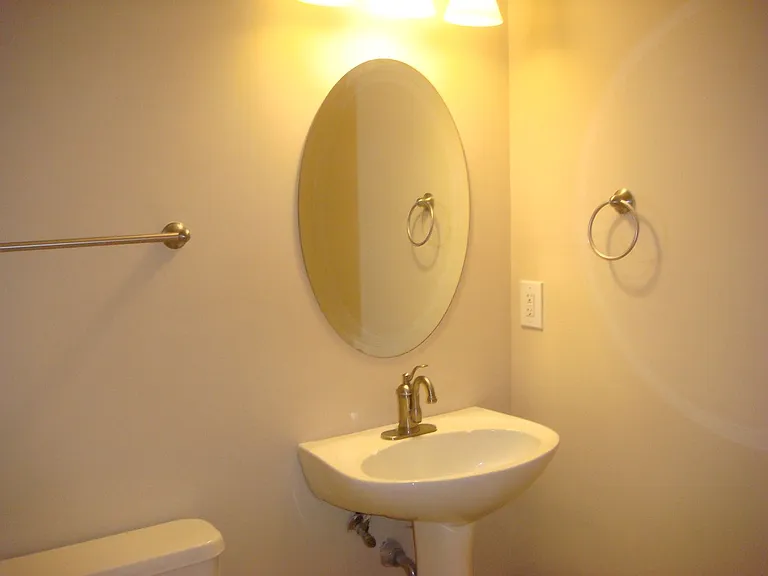 1042 Chinook St — Photo 10