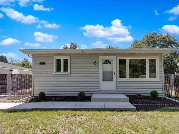 2605 Maple Ave, Downers Grove, IL 60515