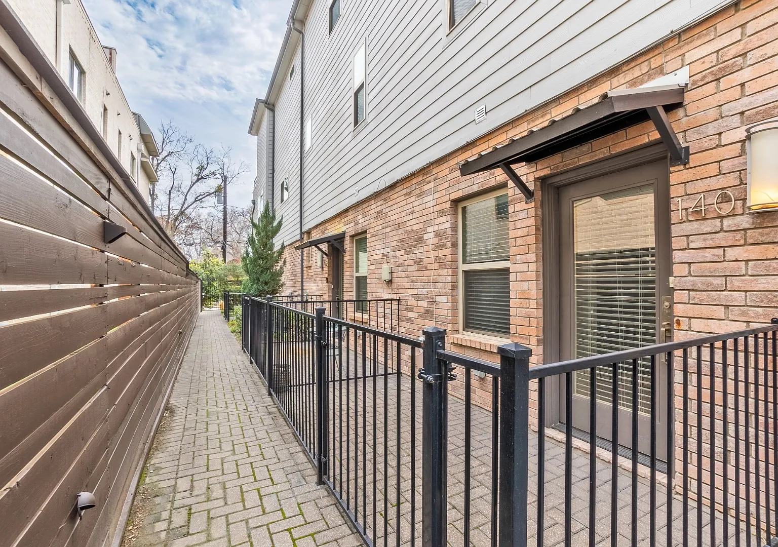 2 Bed Townhome in Lower Greenville — Photo 1