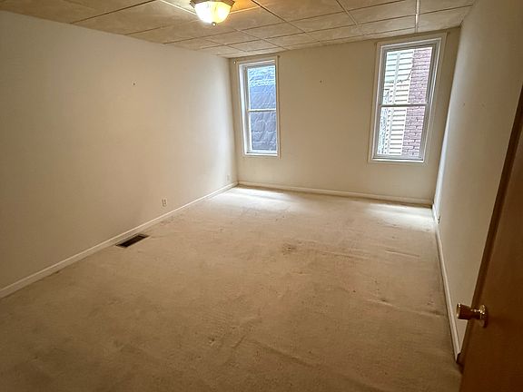 4th image of 15 N Lee St Floor 1
