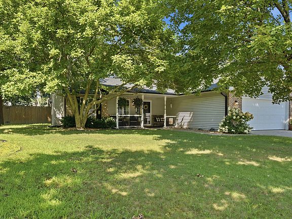 2nd image of 2770 Tulip Ln