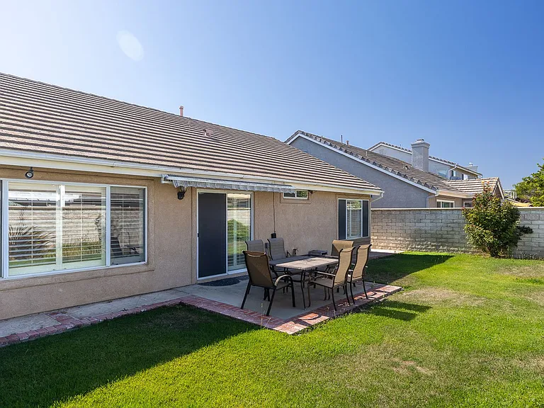 652 Teresa St — Photo 26