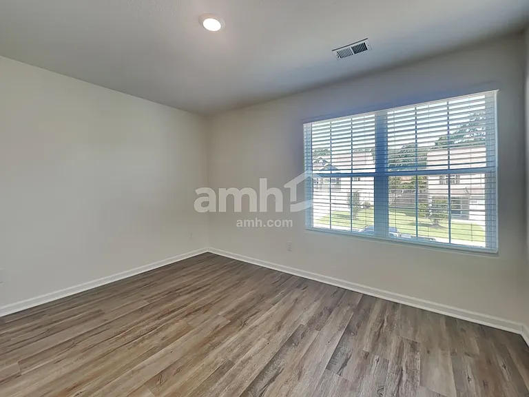 2053 Southlea Dr — Photo 15