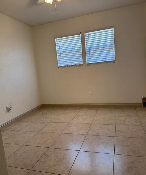 3rd Bedroom w/Ceiling fan