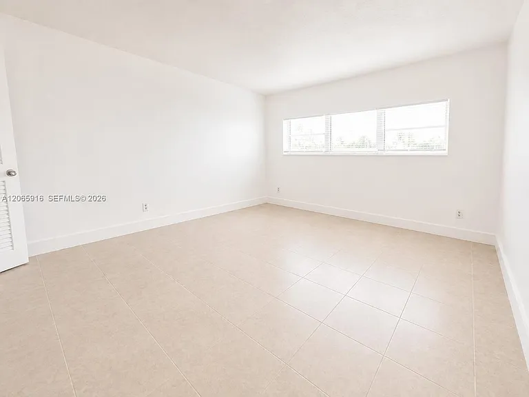 1855 NE 121st St #6 — Photo 8
