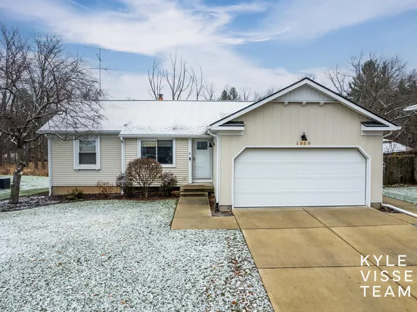 1050 N Hampton Dr NE, Grand Rapids, MI 49505