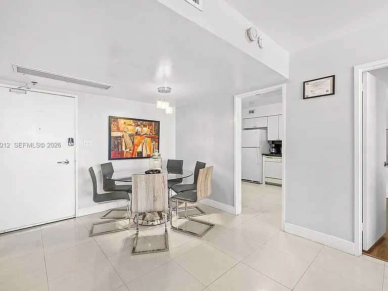 5161 Collins Ave #910 — Photo 7