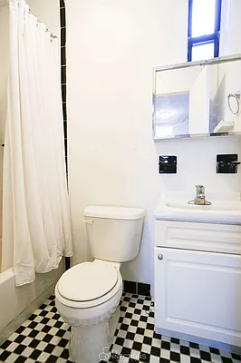 Rented by City Connections Realty | media 27