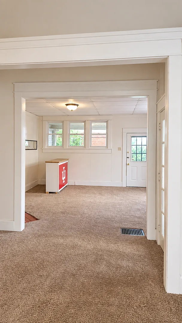 100 E Cottage Grove Ave — Photo 3