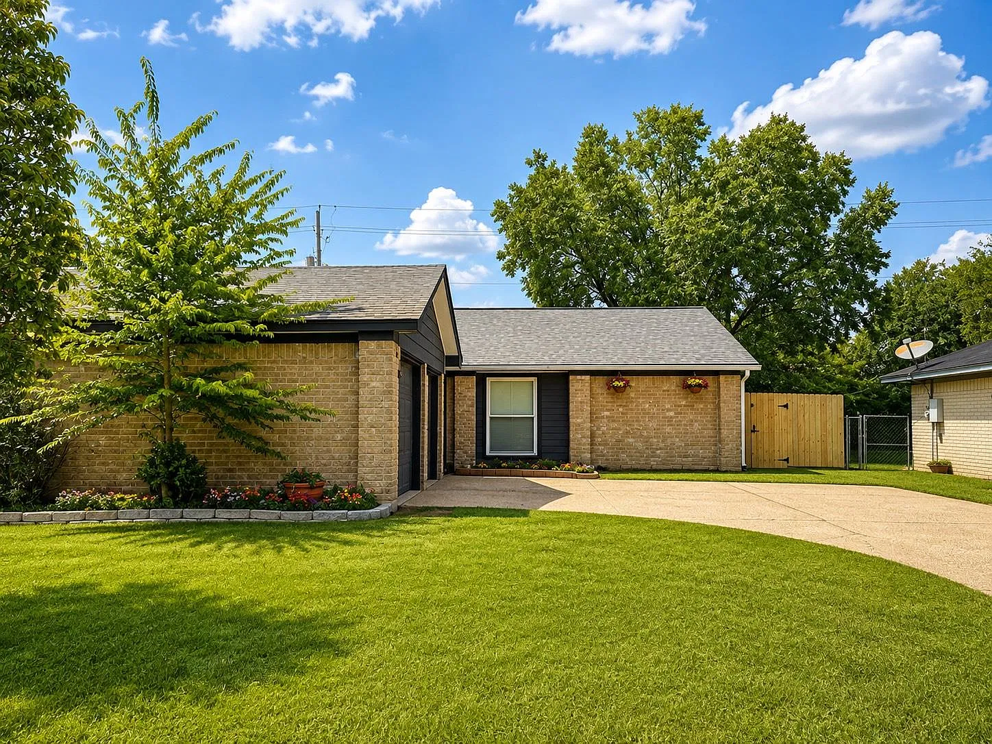 3 bed, 2.0 bath, 1355 sqft, $2,200 — Photo 1